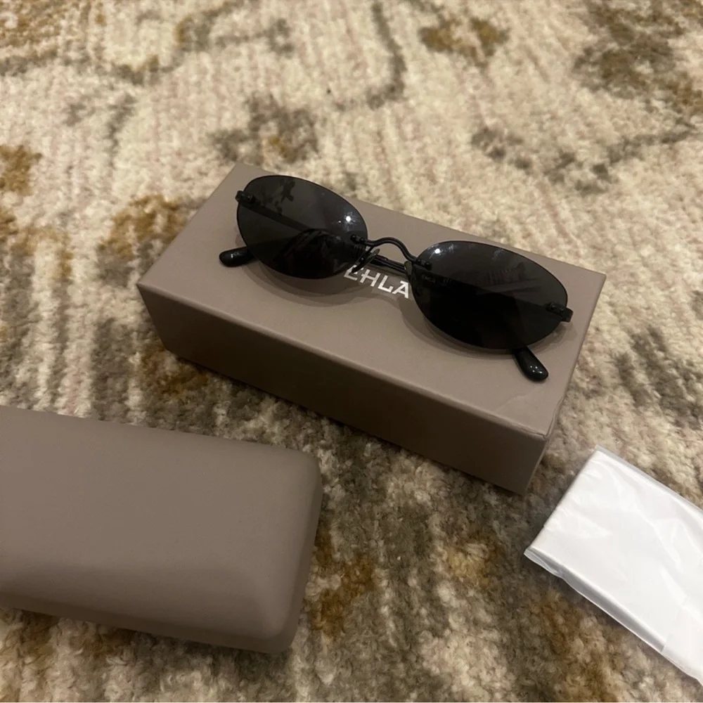 Brand new VEHLA Cleo Sunglasses